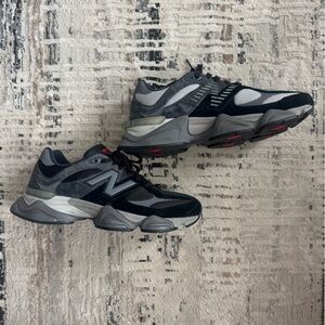 New Balance Men's Black and Gray Sneakers